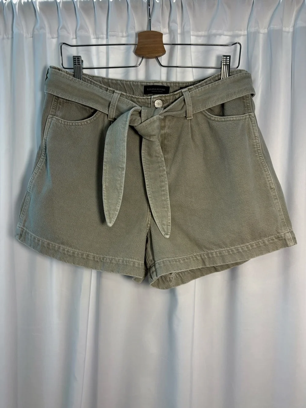 Banana Republic High-Rise Tie-Waist Denim Shorts in Sand Gray - Size 32
